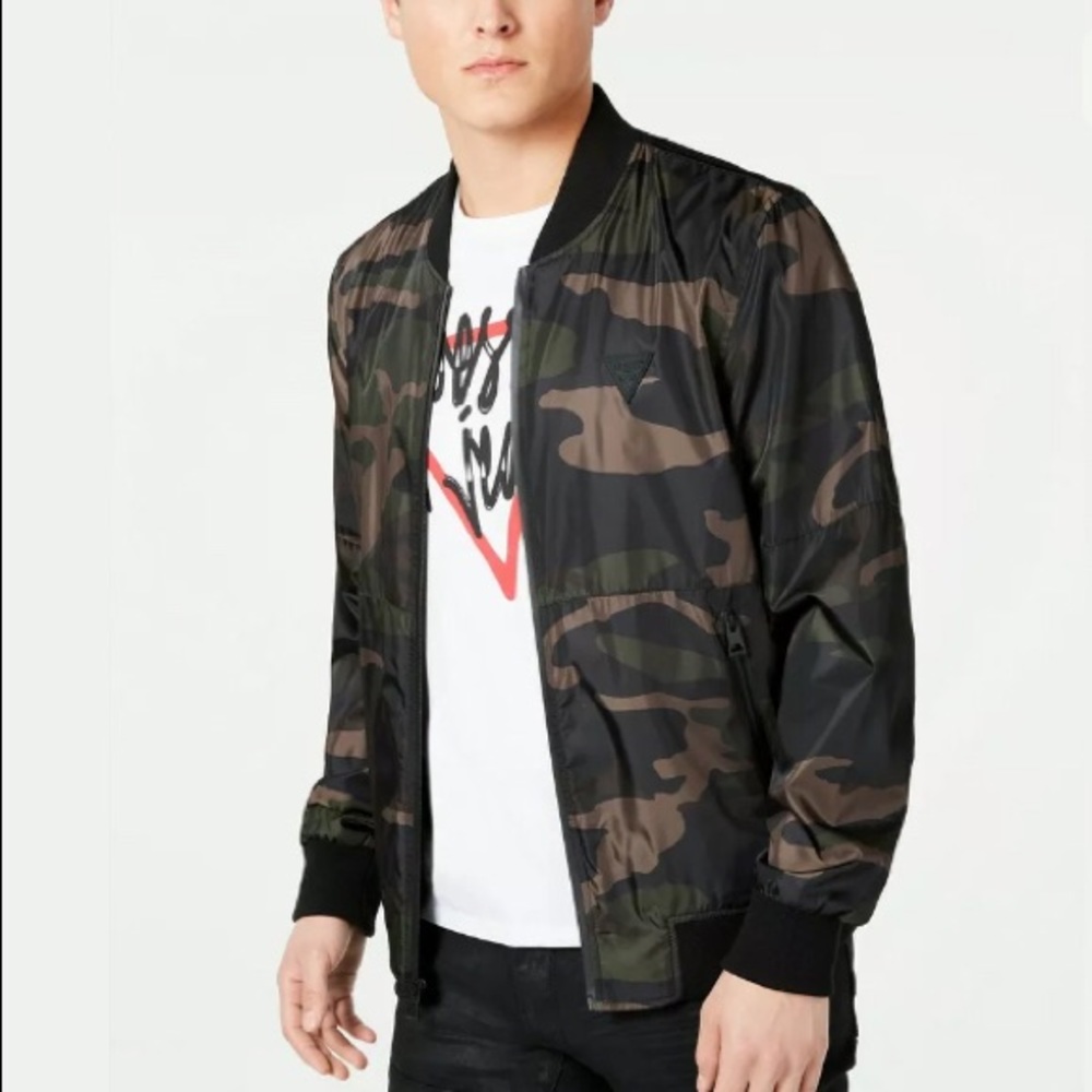 GUESS bomber jacket camo size medium